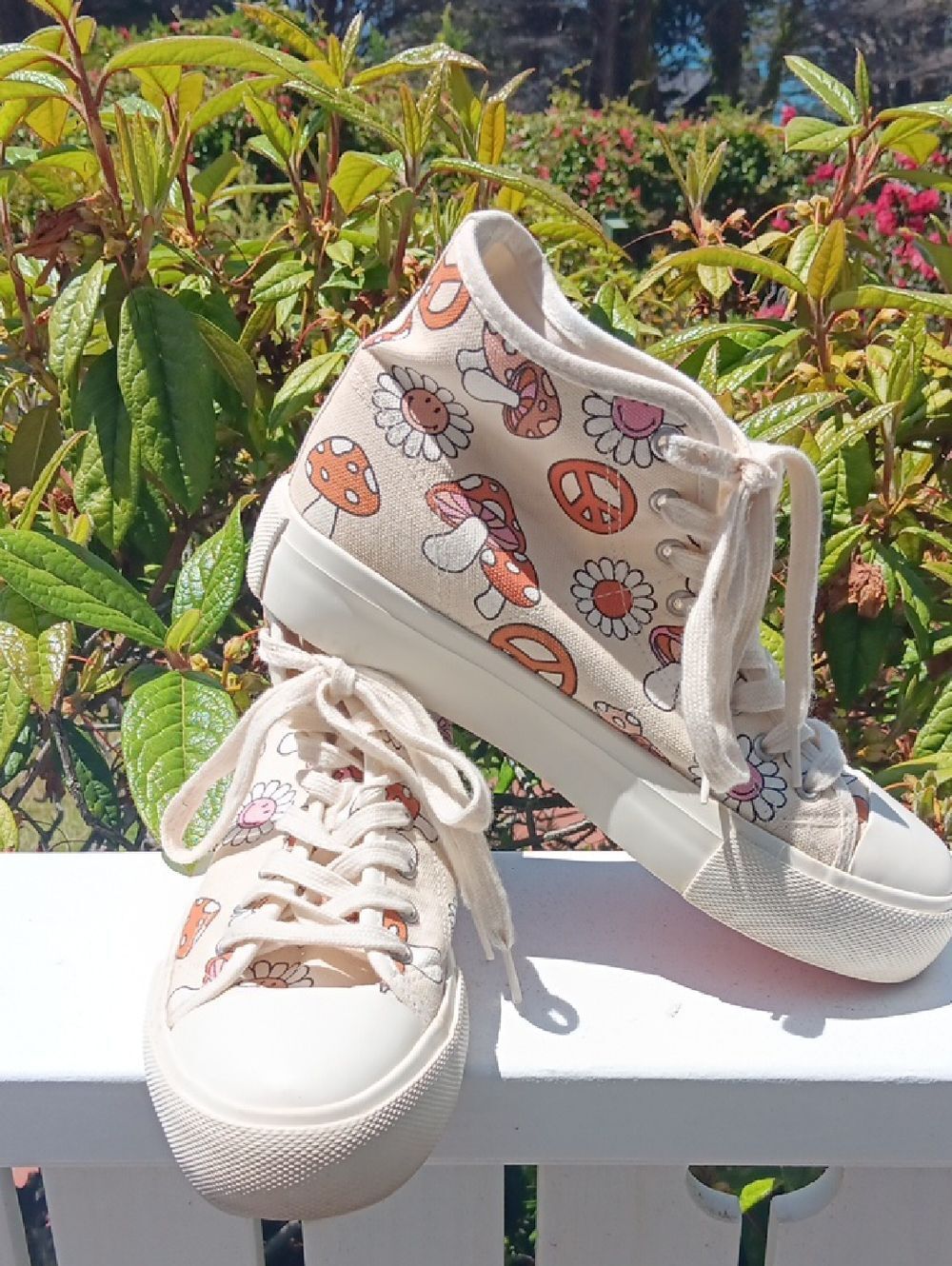 American Eagle Outfitters Canvas X The Smiley Company High-Top Platform Sneaker